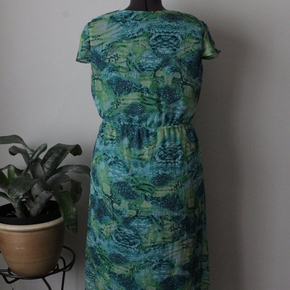 NWT Faux Wrap Printed Maxi Dress Size LG - Picture 5 of 8